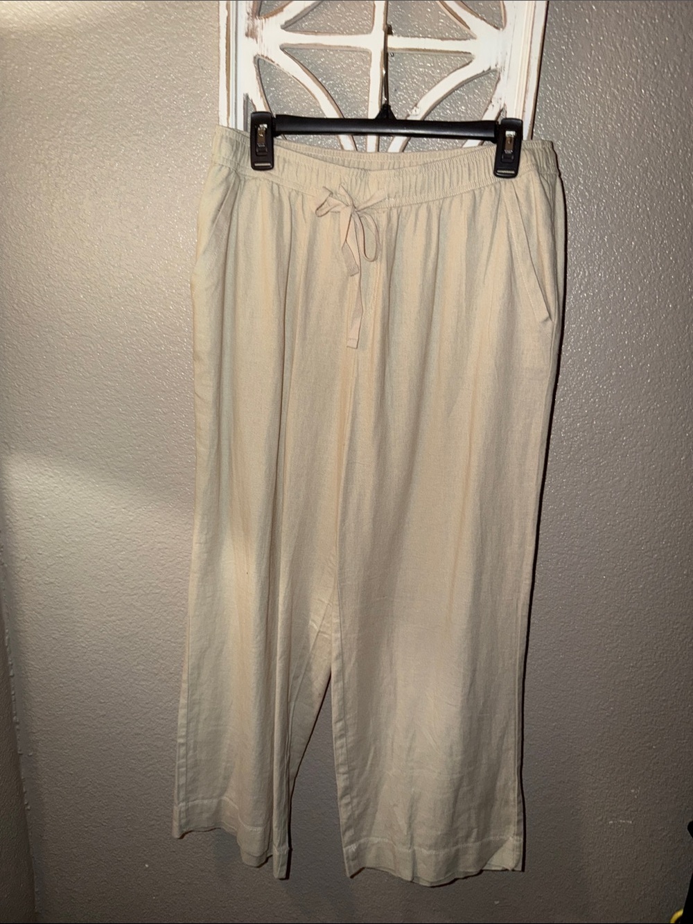 Briggs New York Cream Wide-Leg Drawstring Pants